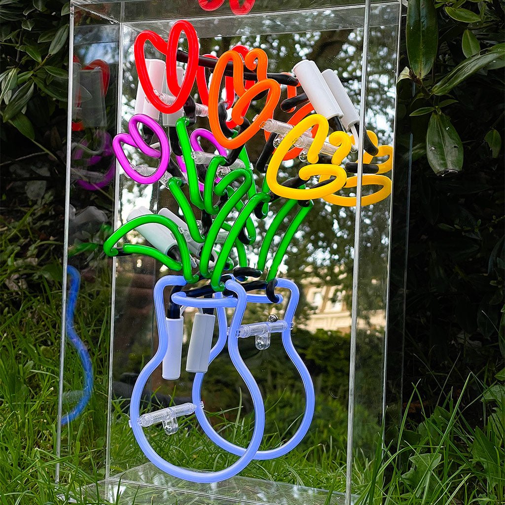 Glazen Neon Sign Vase of Tulips - Kavel 84