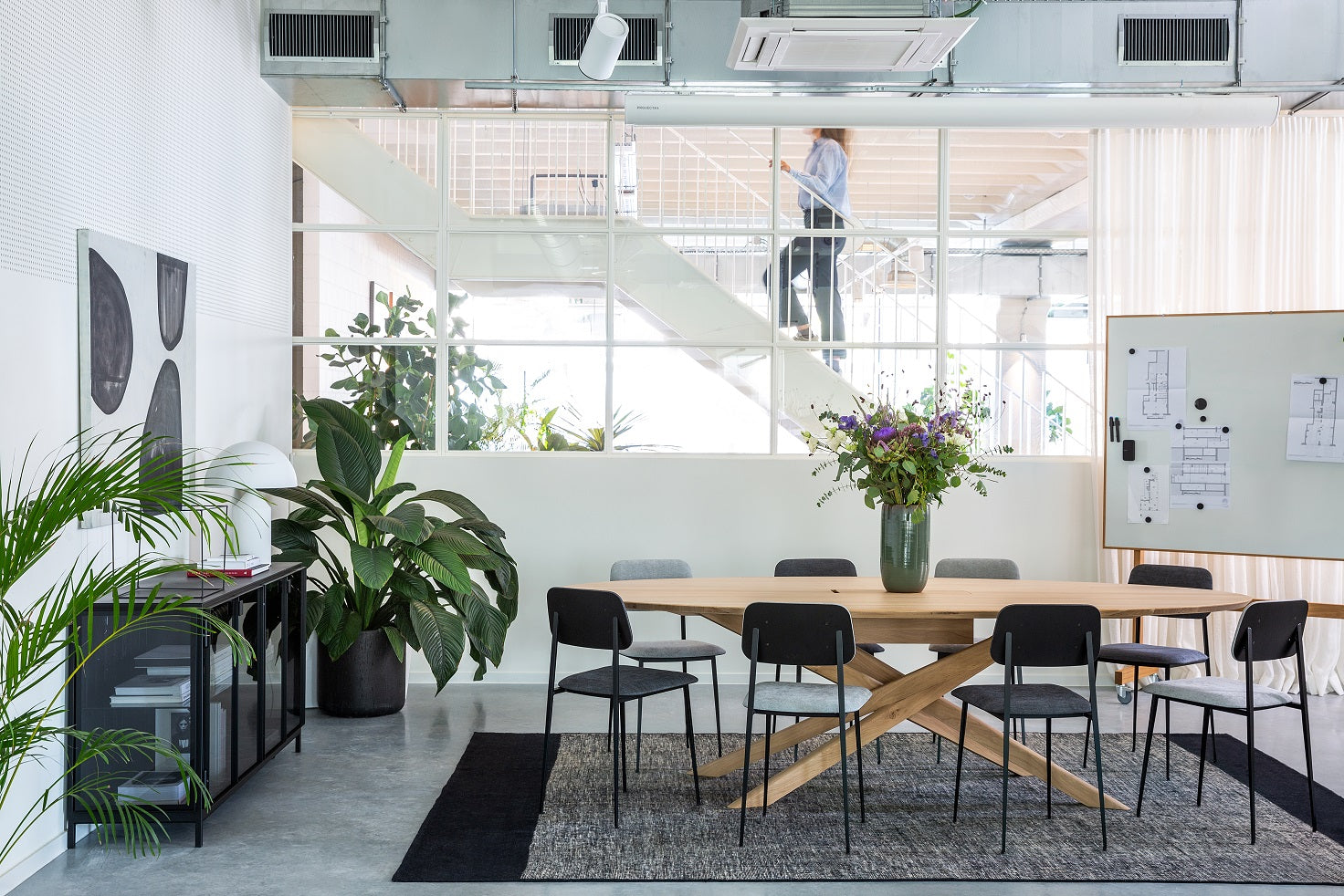 ethnicraft mikado vergadertafel sfeerbeeld