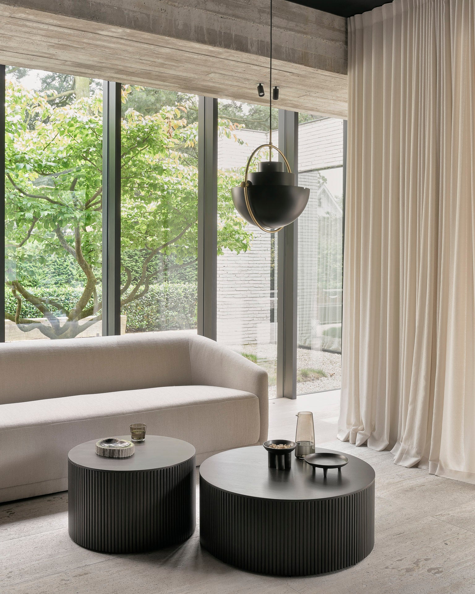 ethnicraft roller max salontafel sfeerbeeld