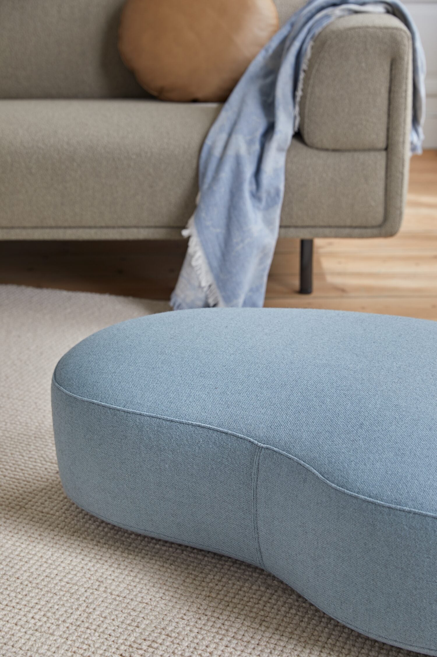 eyye poef kivi comma