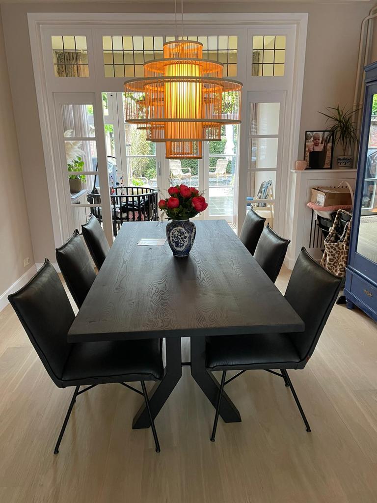 Zwart eikenhouten eettafel Coen