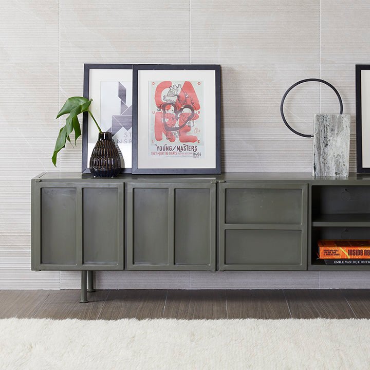 New Routz tv - dressoir Calgary - Kavel 84