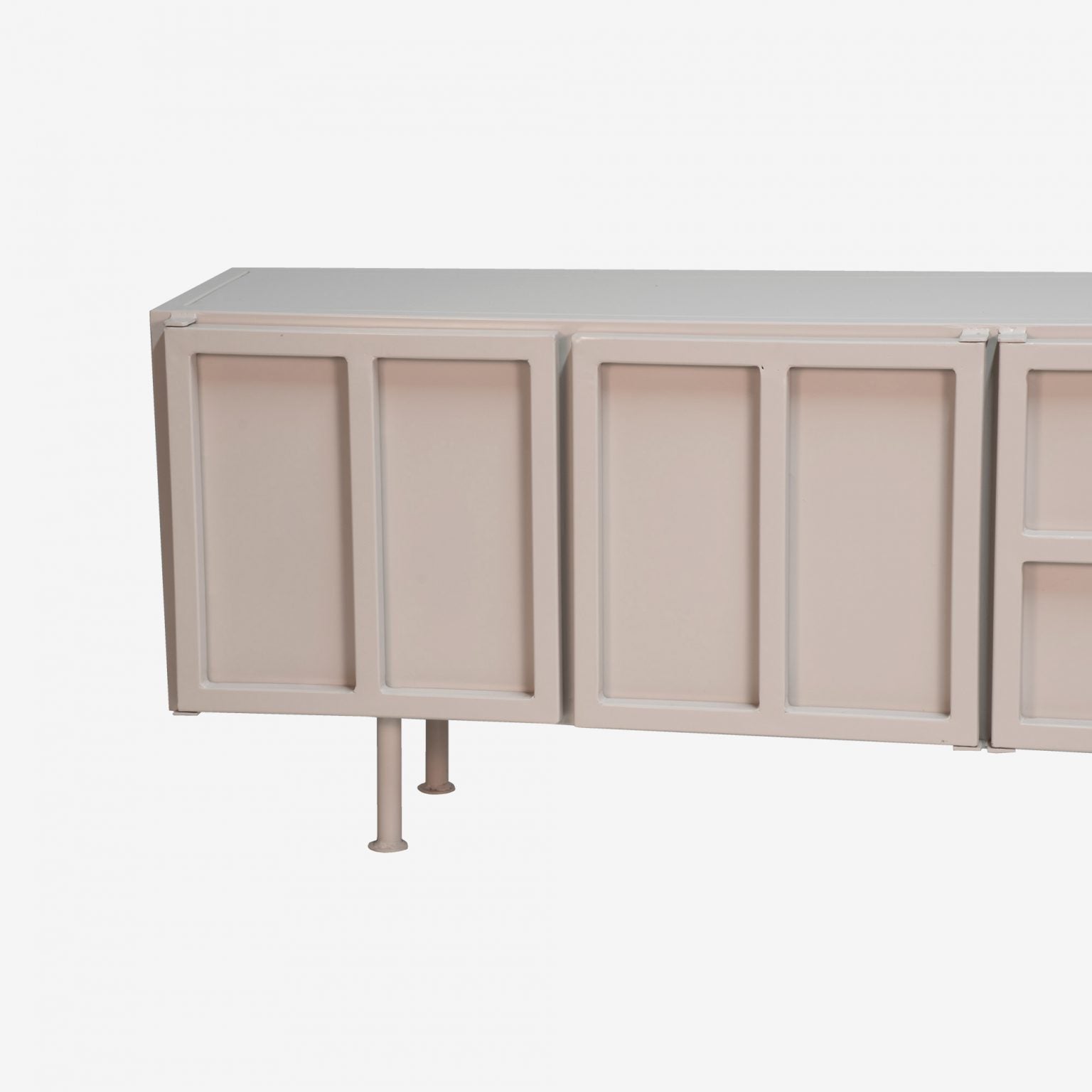 New Routz tv - dressoir Calgary - Kavel 84