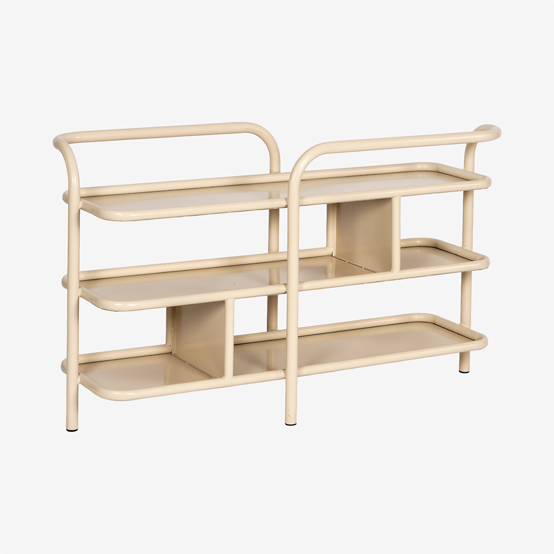 New Routz bijzettafel Colby in de kleur zand, schuin aanzicht