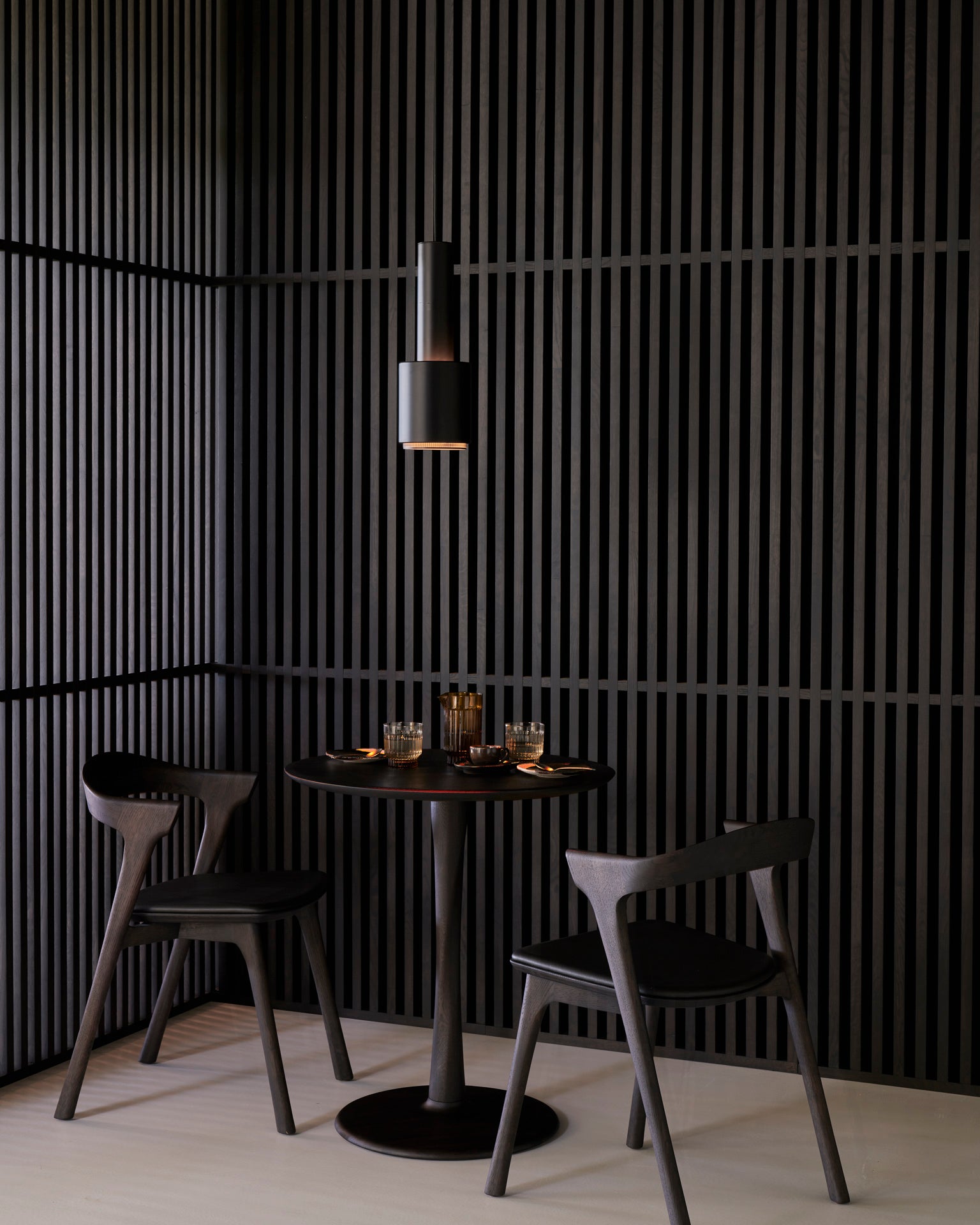 Ethnicraft Eettafel Torsion rond