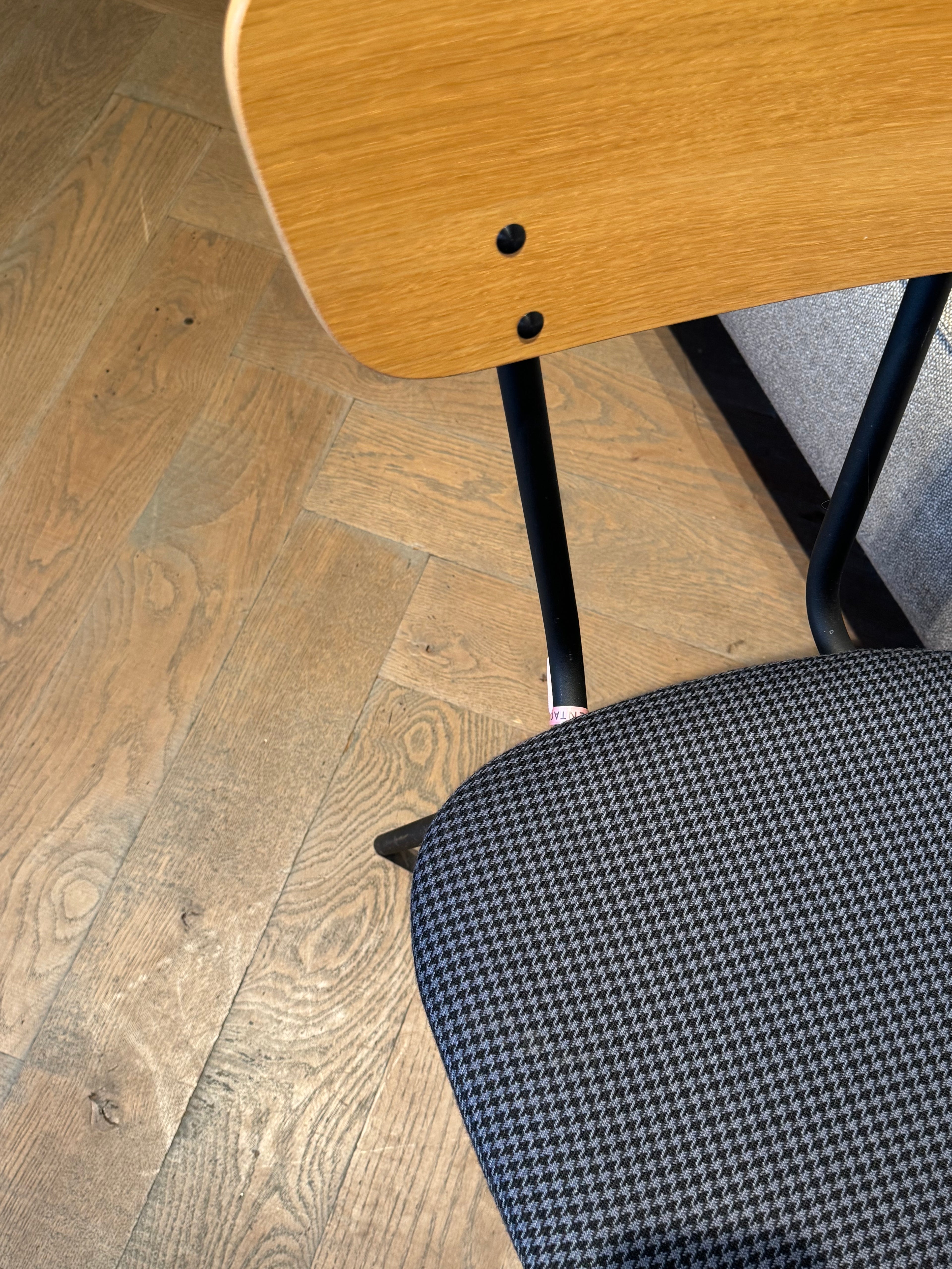 Stoel Spoinq | Showroom Sale