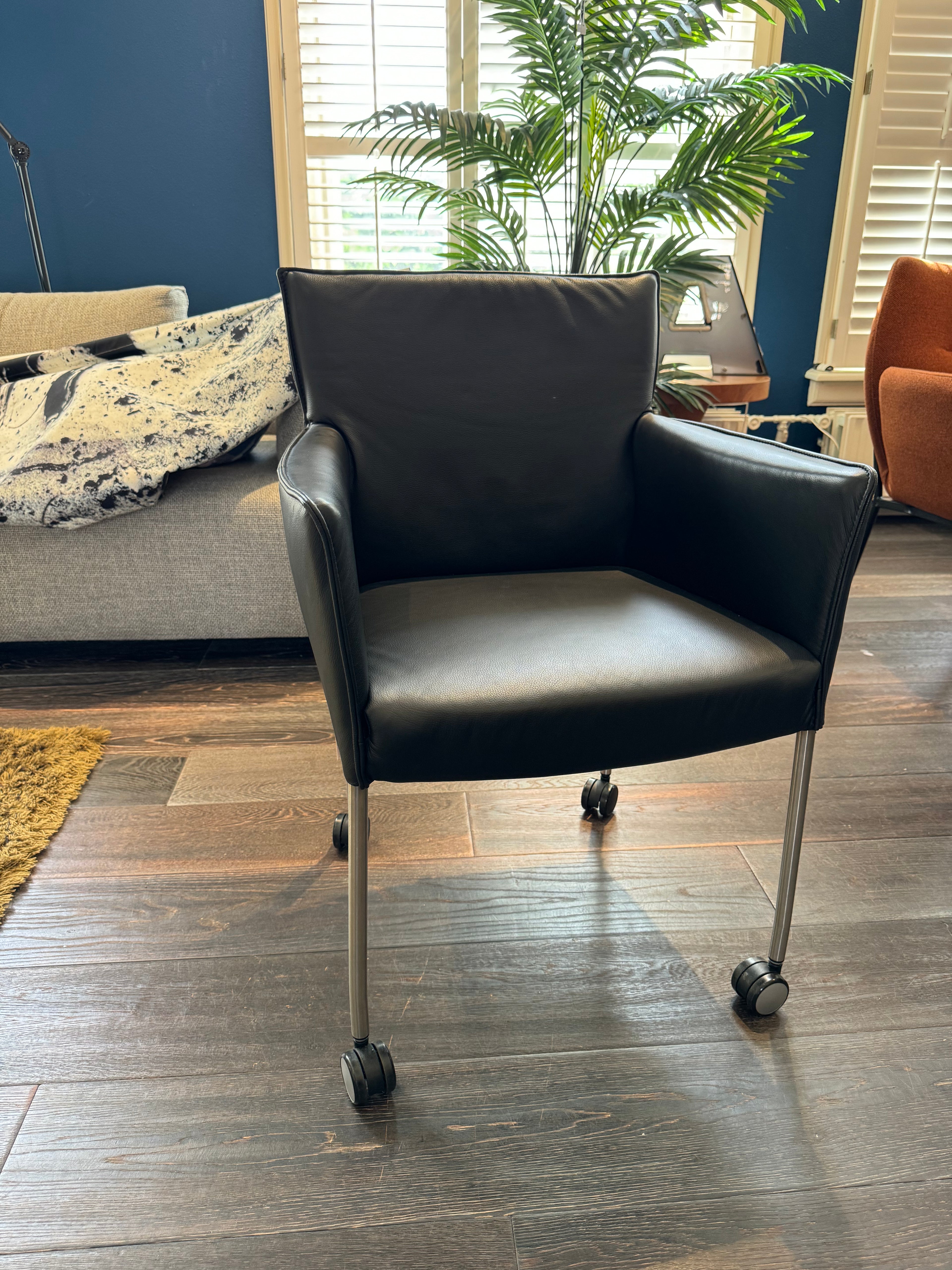 Design On Stock stoel Amra | Showroom Sale