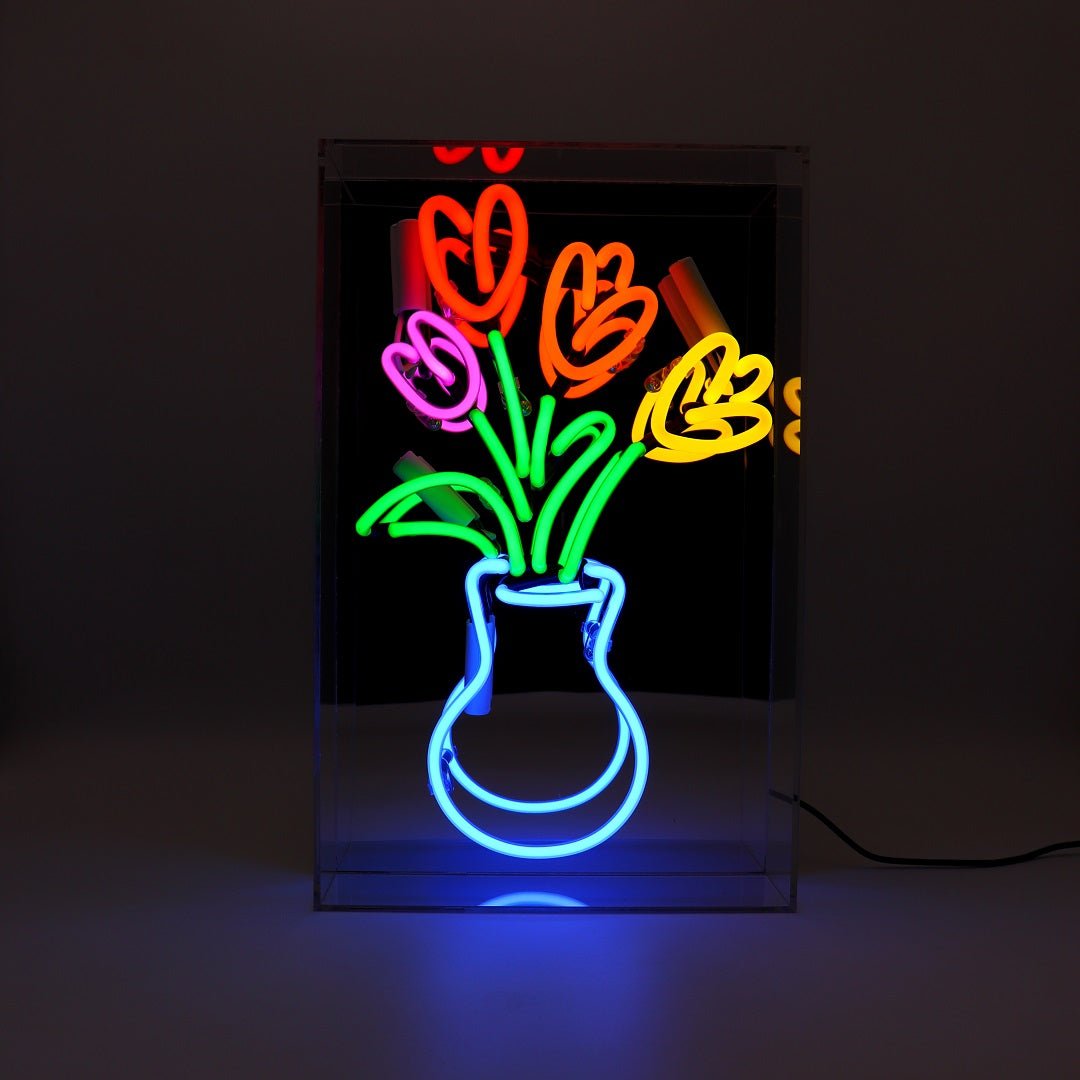 Glazen Neon Sign Vase of Tulips - Kavel 84