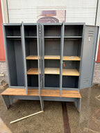 Grijze vintage lockerkast met bankje - Kavel 84