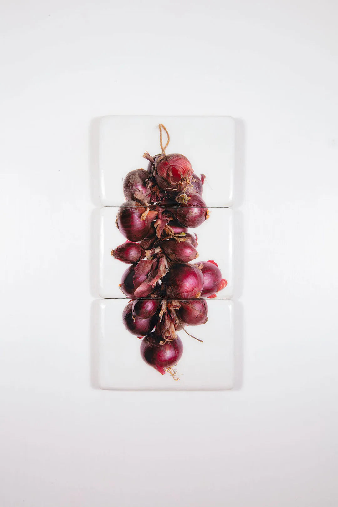 StigerWoods wooden tile String of Red Onions