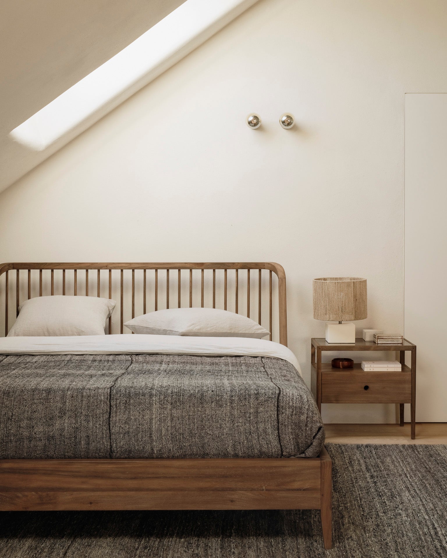 ethnicraft spindle bed teak sfeerbeeld