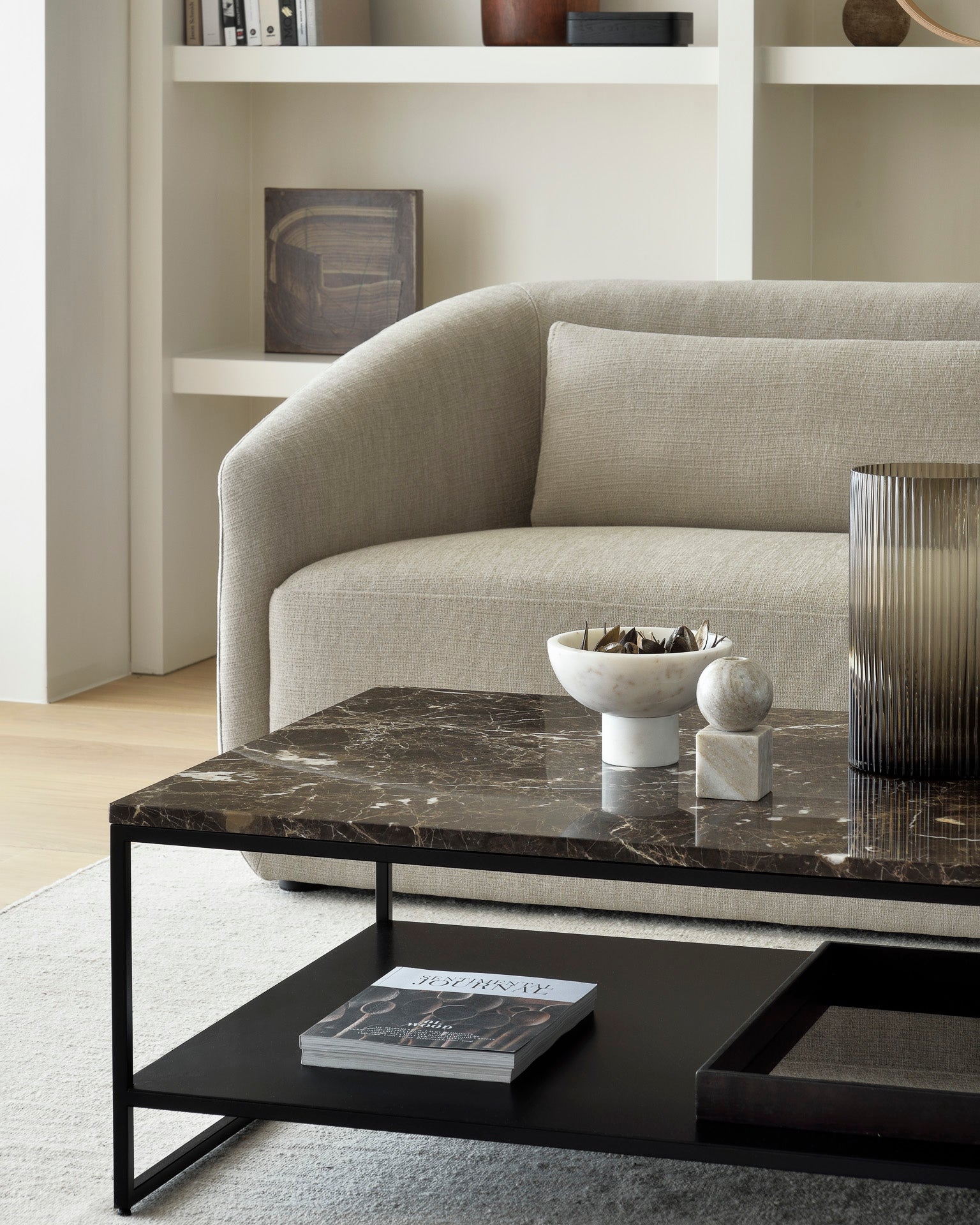 ethnicraft stone salontafel donker sfeerbeeld