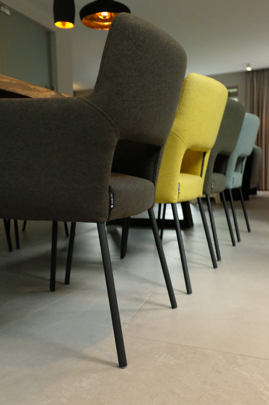 Kavel 84 stoel Dora stof