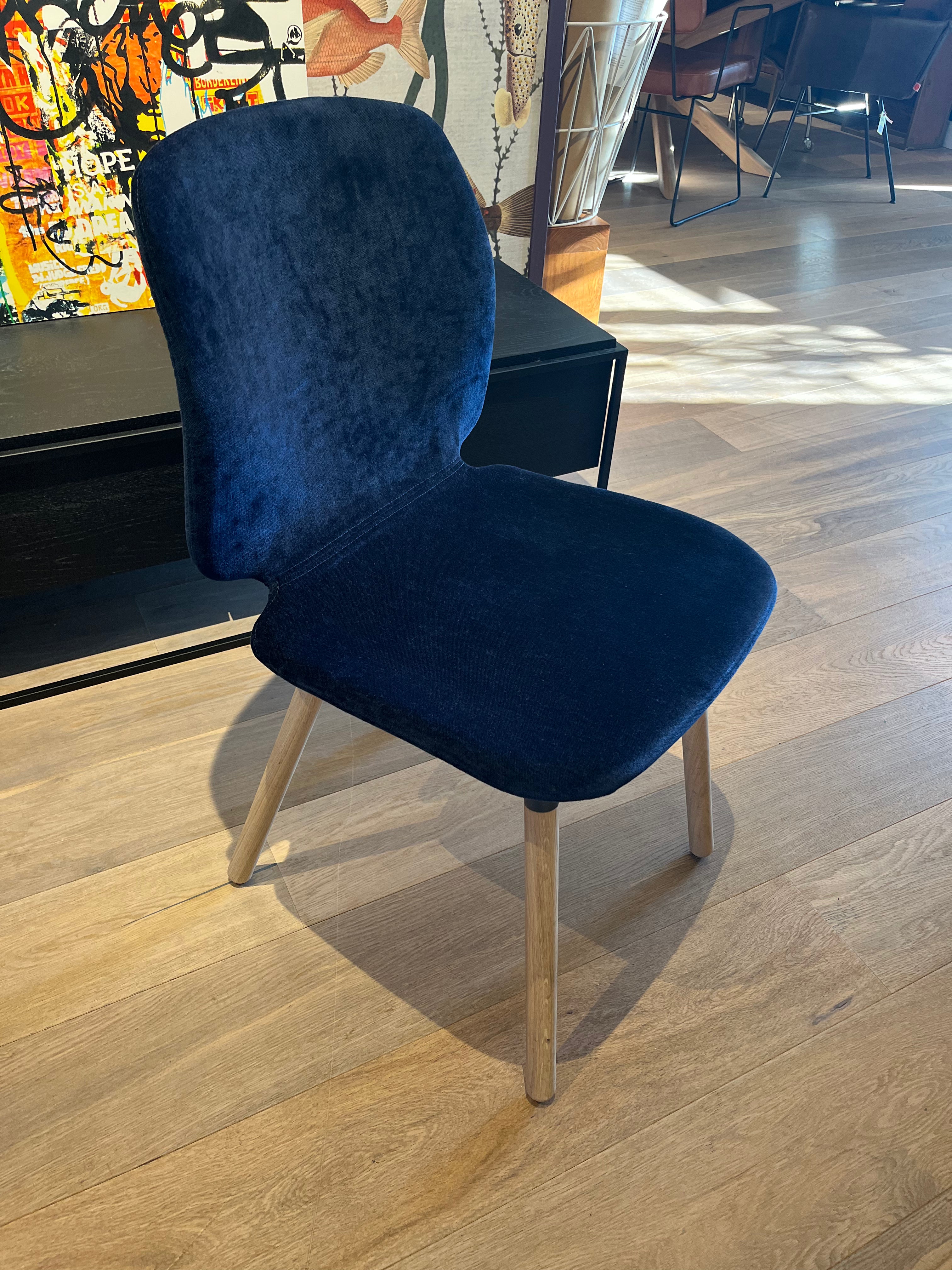 EYYE Curv stoel | Showroom Sale