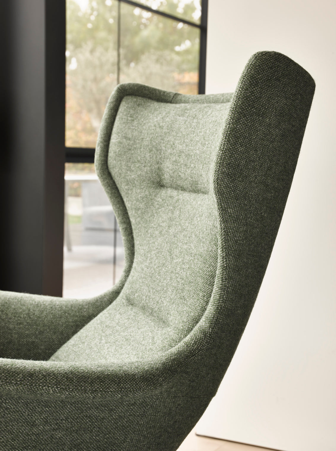 Eyye fauteuil Puuro