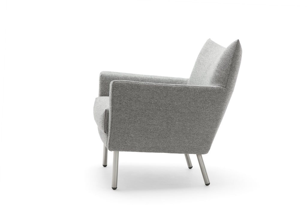 Design on Stock Toma fauteuil