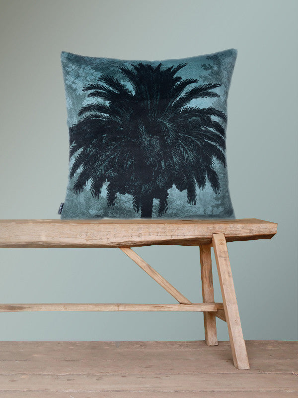 Velvet Blue Palm kussen
