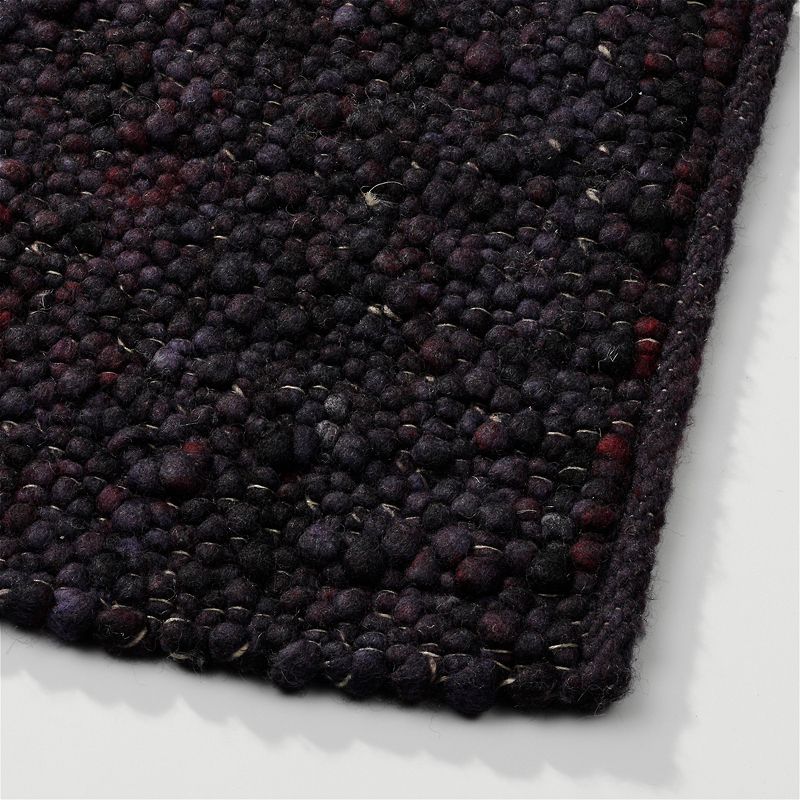 Perletta vloerkleed Pebbles in de kleur Grape 399.