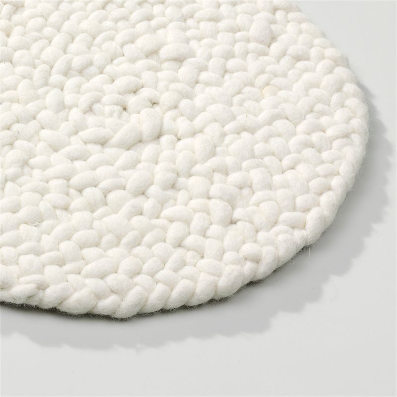 Perletta vloerkleed Roundabout in de kleur Opal 100.