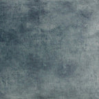 Raaf sierkussen Dion blauw 50 x 70 close-up.