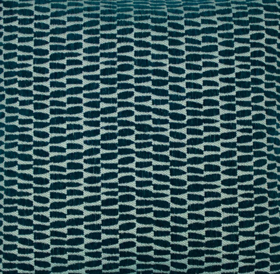 Raaf sierkussen Pascal close-up.