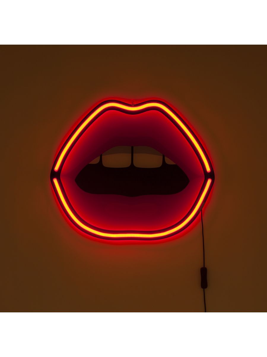 Seletti Blow Led Lamp aan.