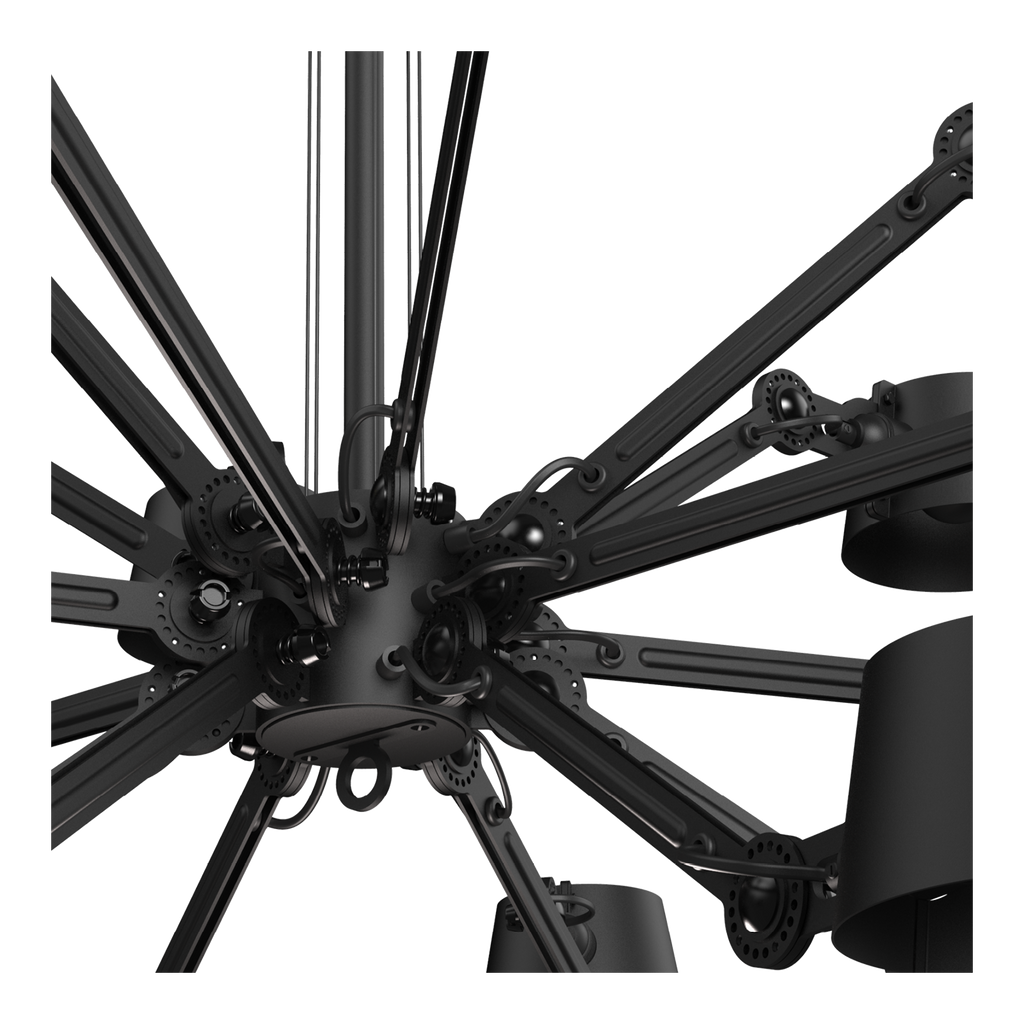 Close-up van het middenstuk van de Tonone Bolt Chandelier 18 arm hanglamp in de kleur smokey black.