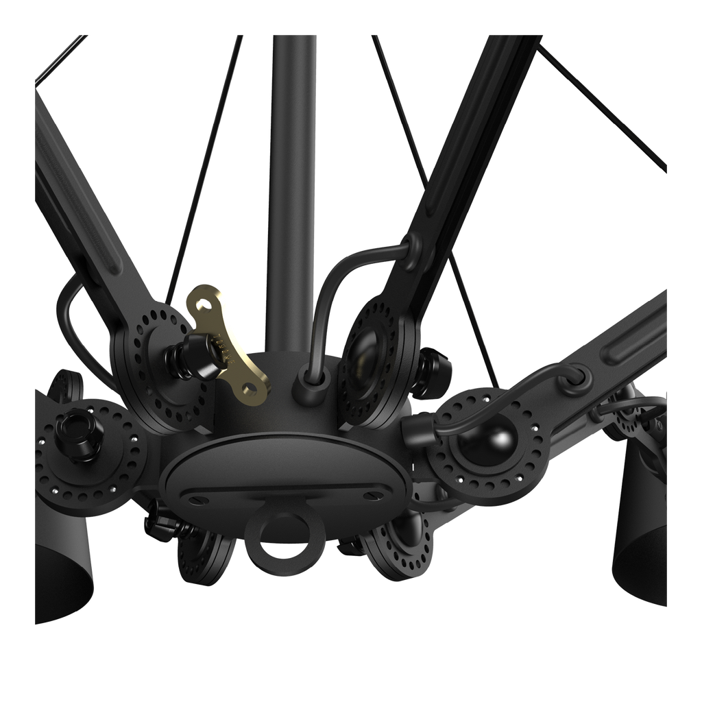 Close-up van het middenstuk van de Tonone Bolt Chandelier 6 arm hanglamp in de kleur smokey black.