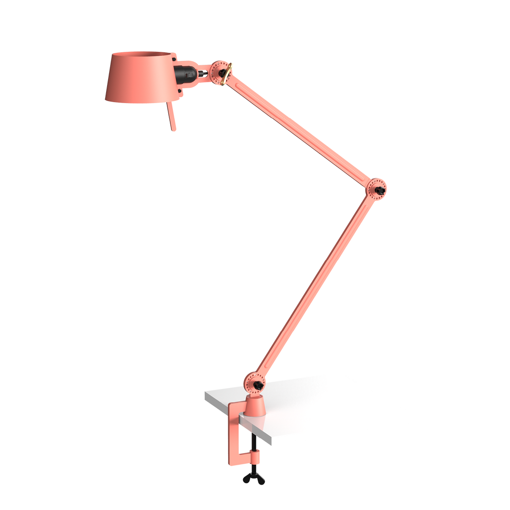 Tonone Bolt Desk 2 arm clamp bureaulamp in de kleur daybreak rose.