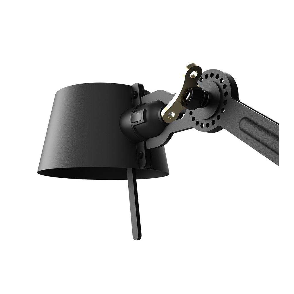 Close-up van de kap van de Tonone Bolt Desk 2 arm clamp bureaulamp in de kleur smokey black.
