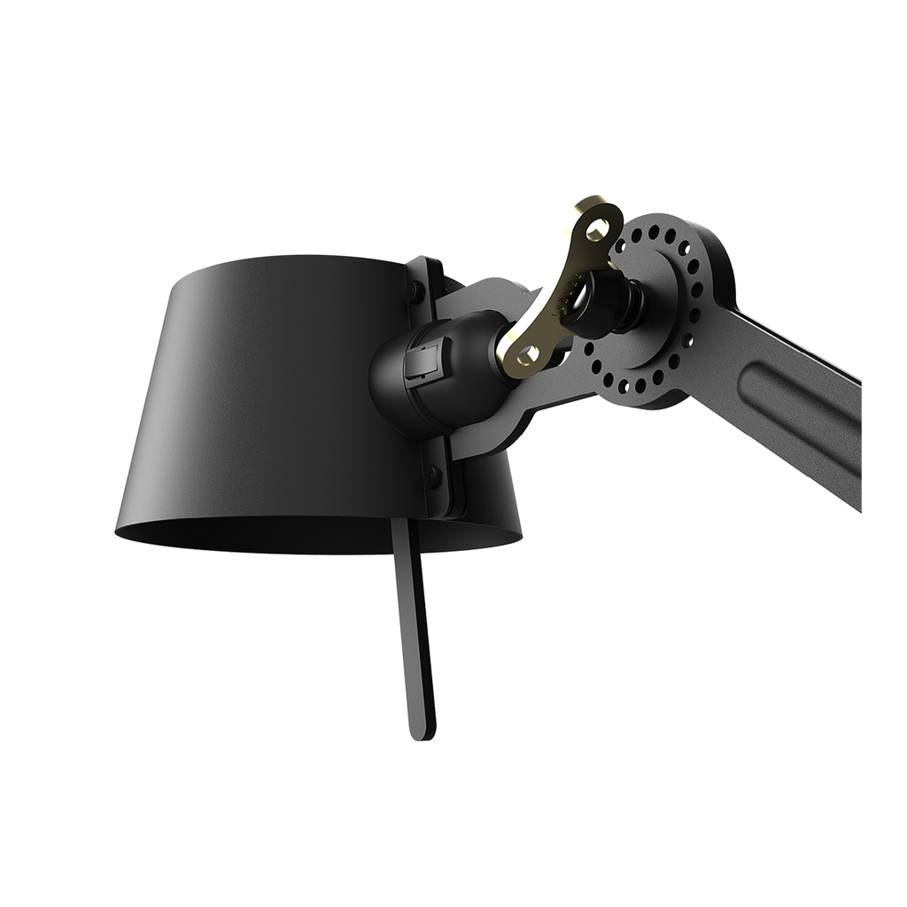 Close-up van de kap van de Tonone Bolt Floor 1 arm vloerlamp in de kleur smokey black.