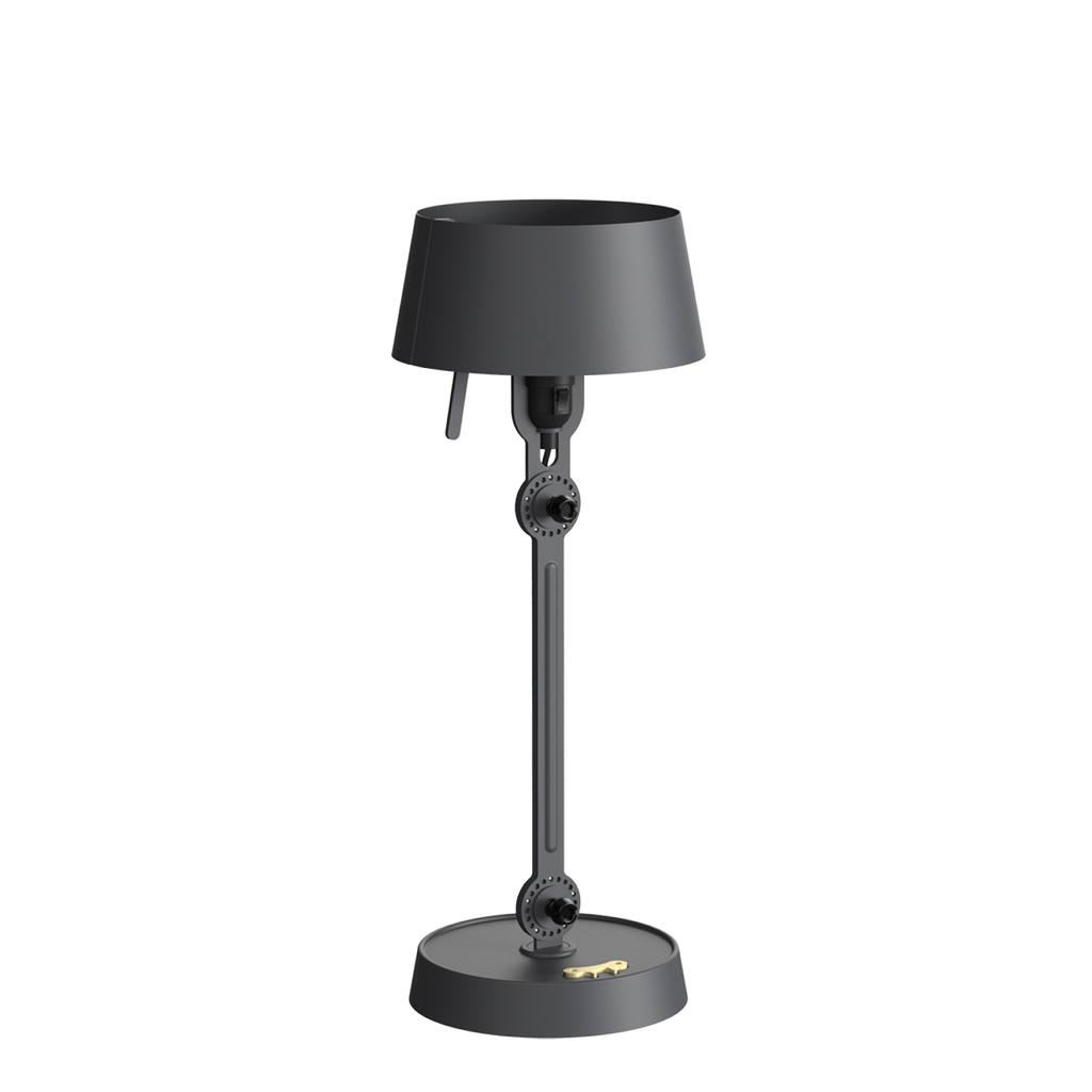 Tonone Bolt Table Small tafellamp in de kleur midnight grey.