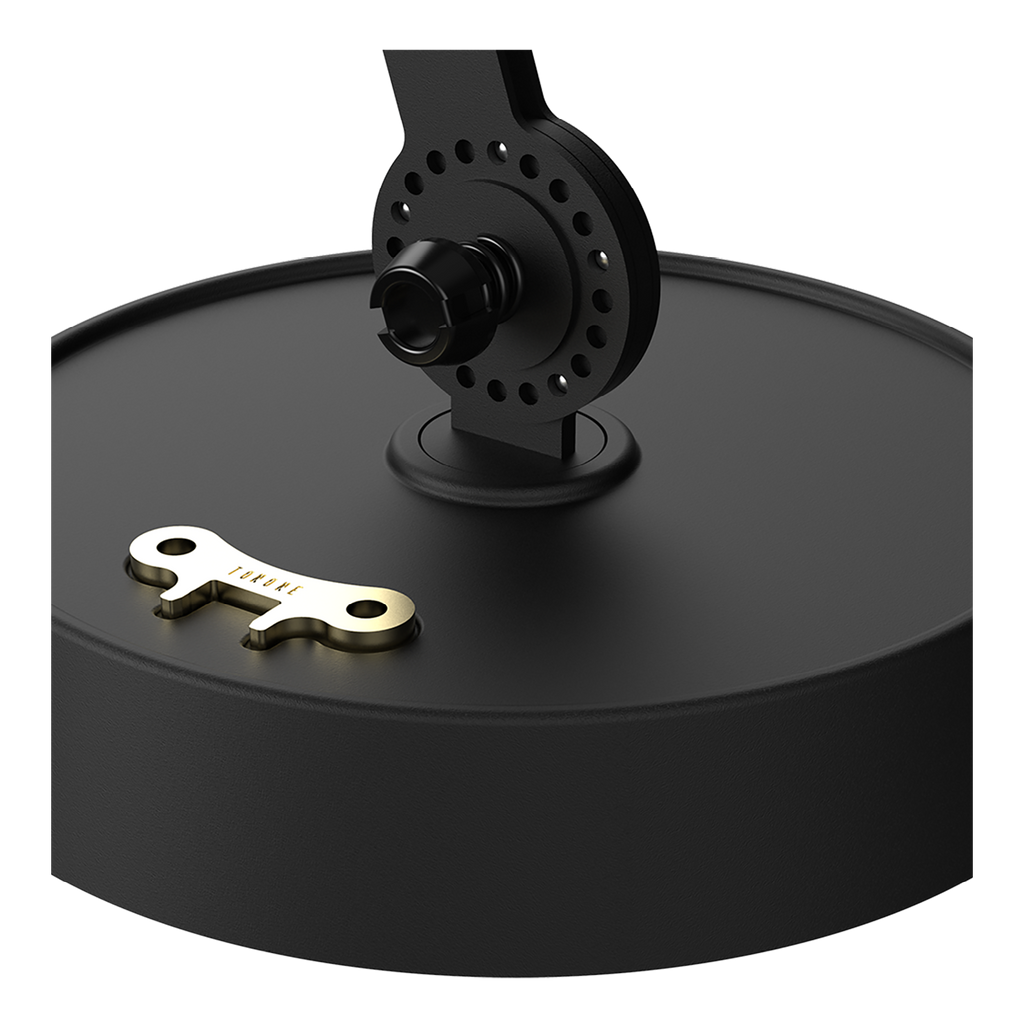 Close-up van de voet van de Tonone Bolt Table Small tafellamp in de kleur smokey black.