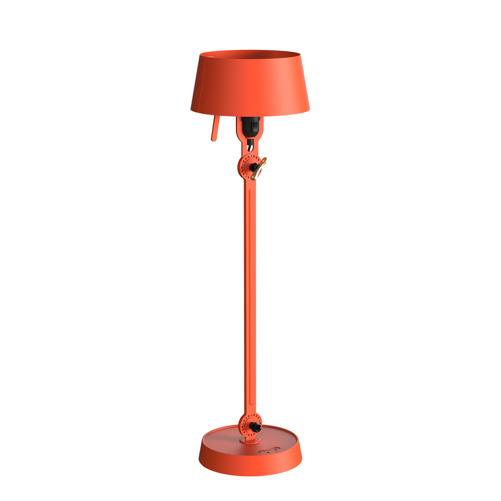Tonone Bolt Table Standard tafellamp in de kleur striking orange.